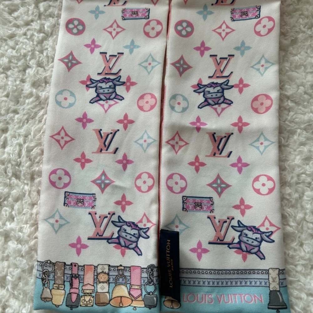 LIMITED EDITION LOUIS VUITTON YEAR OF THE OX RODEO BANDEAU - M76670 - Picture 9 of 15